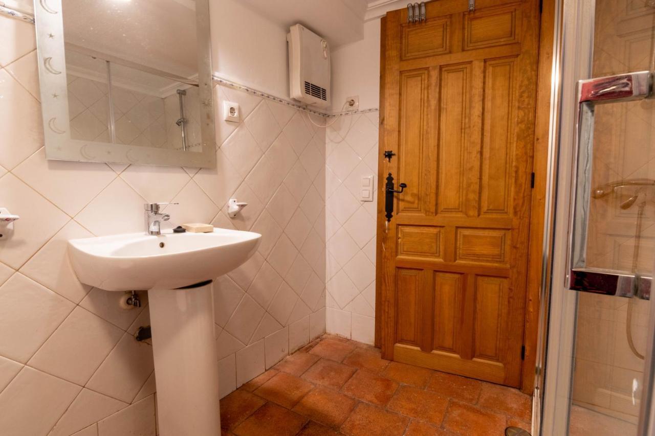 Peralta Zapatería Villa Cuenca  Bagian luar foto